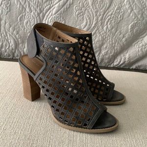 Report Heel Sandals 7.5